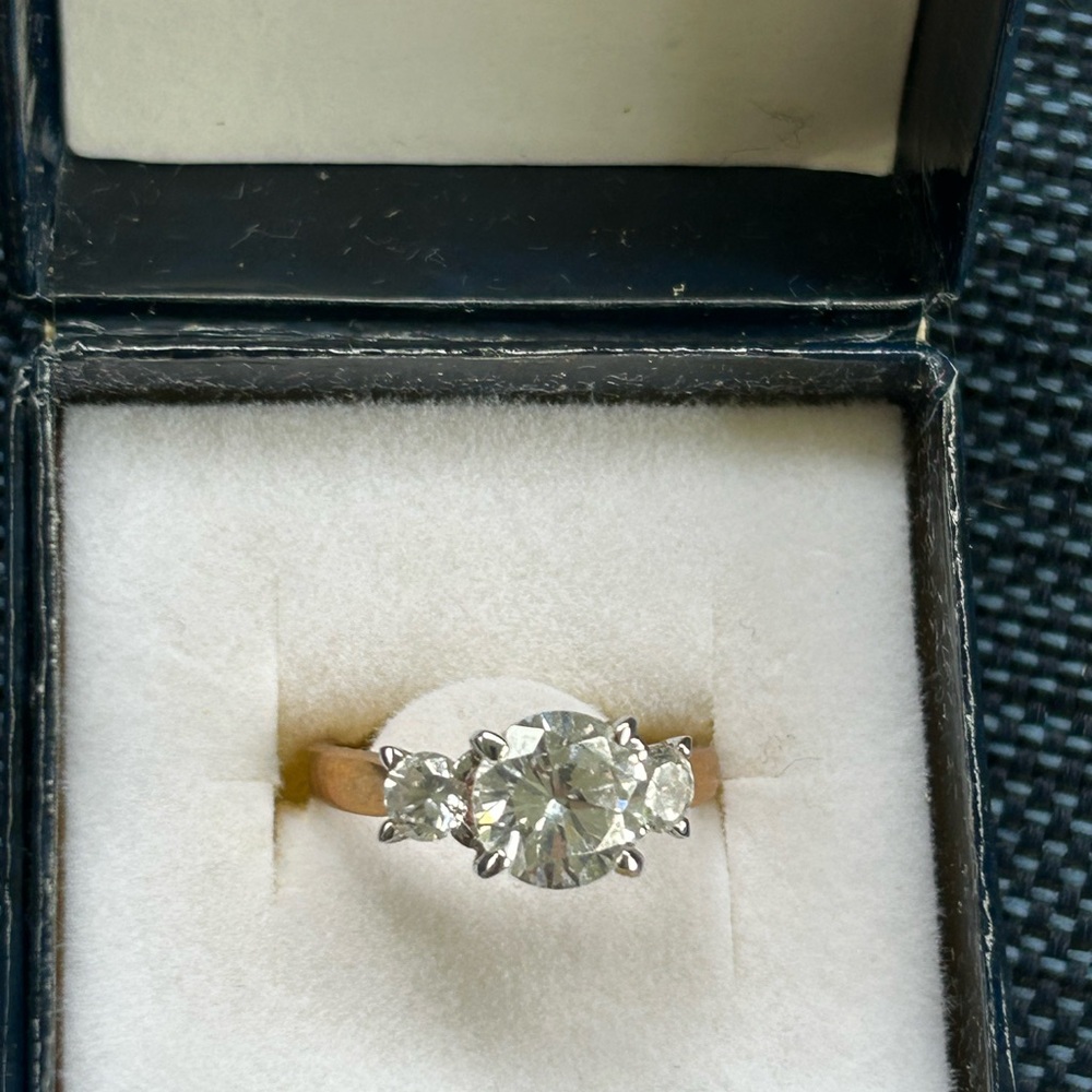 Elegant Silver and Gold Women's Ring